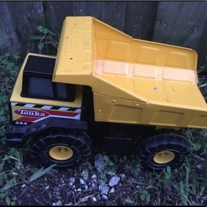 Tonka Truck - Toy Tonka Dump Truck 354